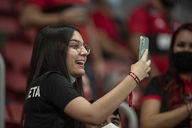 西甲第21輪加的斯2-4馬德裏競技 蘇亞雷斯梅開二度薩烏爾天外飛仙.